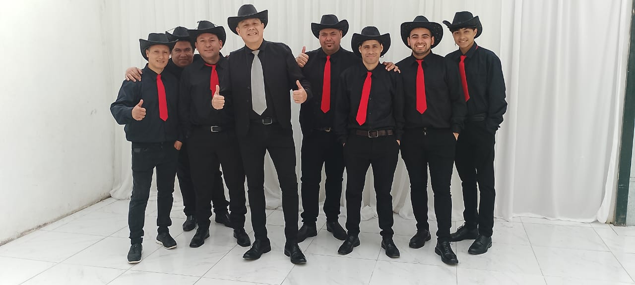 ¡La banda varelense, oriunda de Ingeniero Allan, “Los Texanos” siguen creciendo a pura cumbia! 